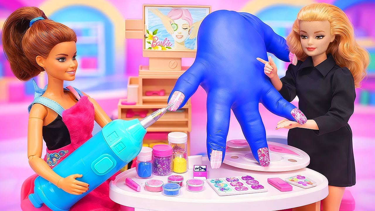 Barbie Nine, Teresa'yi eğlenceli bir nail art kursuna gönderiyor! Kız videoları.