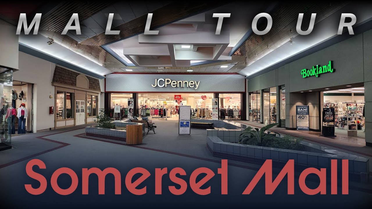 Somerset Mall | Somerset, KY | A beautiful mall with carpet and planters.