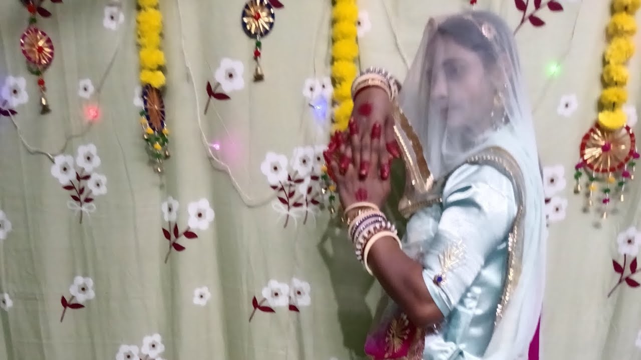 Jal Jamuna ro Pani kahan le aao Rasiya patali kamar Mari load jaaye ghumar Raj 💃
