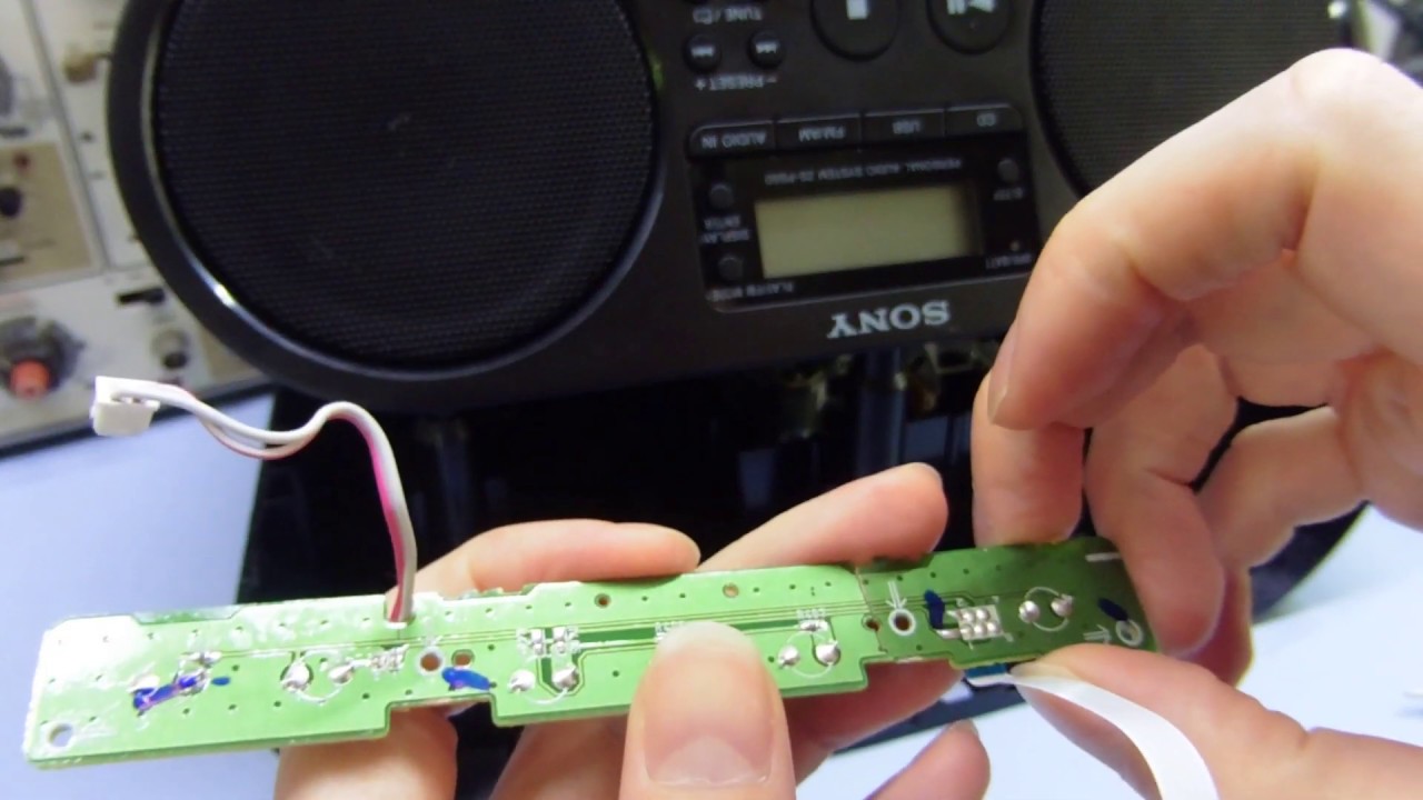 Sony ZS-PS50 portable CD player with snapped PCB