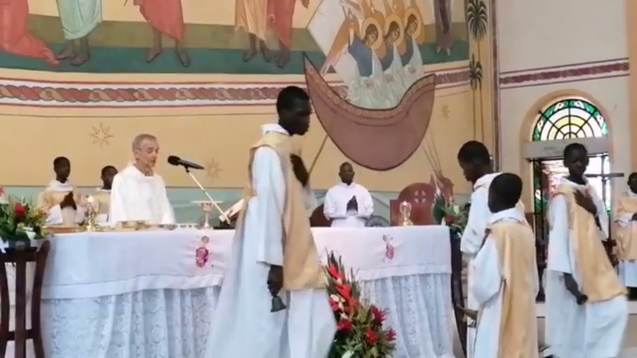 Messe de CHEZ NOUS (Serge K. Faitêho) Chorale NDA de yopougon Kouté RCI