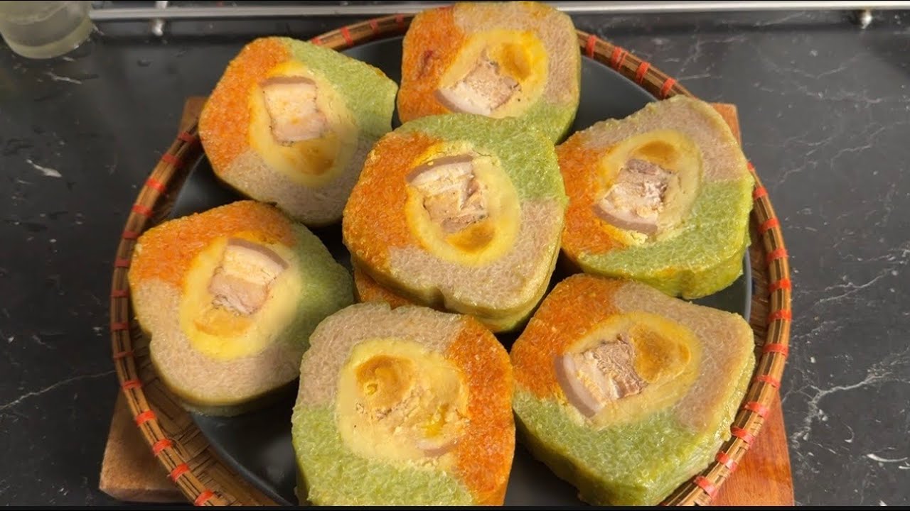 Cách Làm Bánh Tét Ba Màu Nhân Đậu Xanh Thịt Trứng Muối Đơn Giản