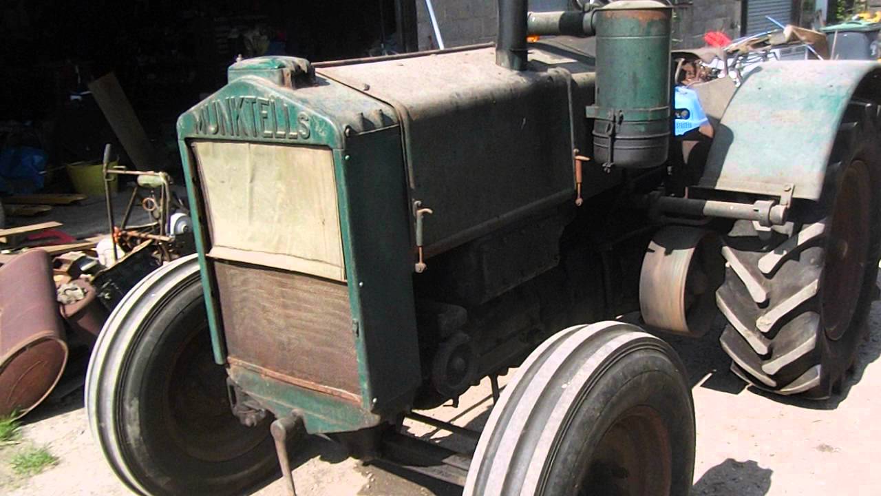 Starting and driving a 1938  Bolinder Munktell model 25 tractor