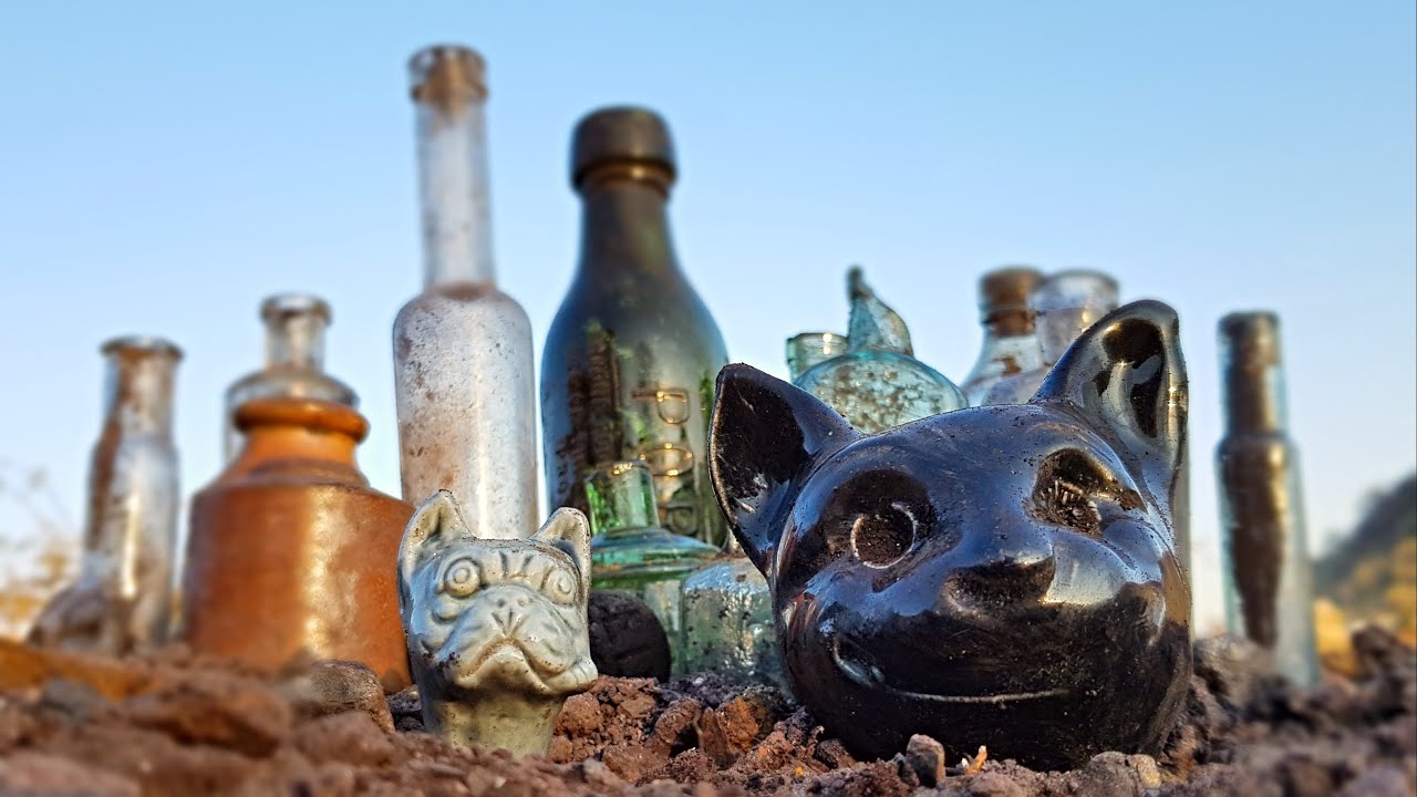 Crazy Cats! Mudlarking And Digging The Bottle Dump in Wales UK