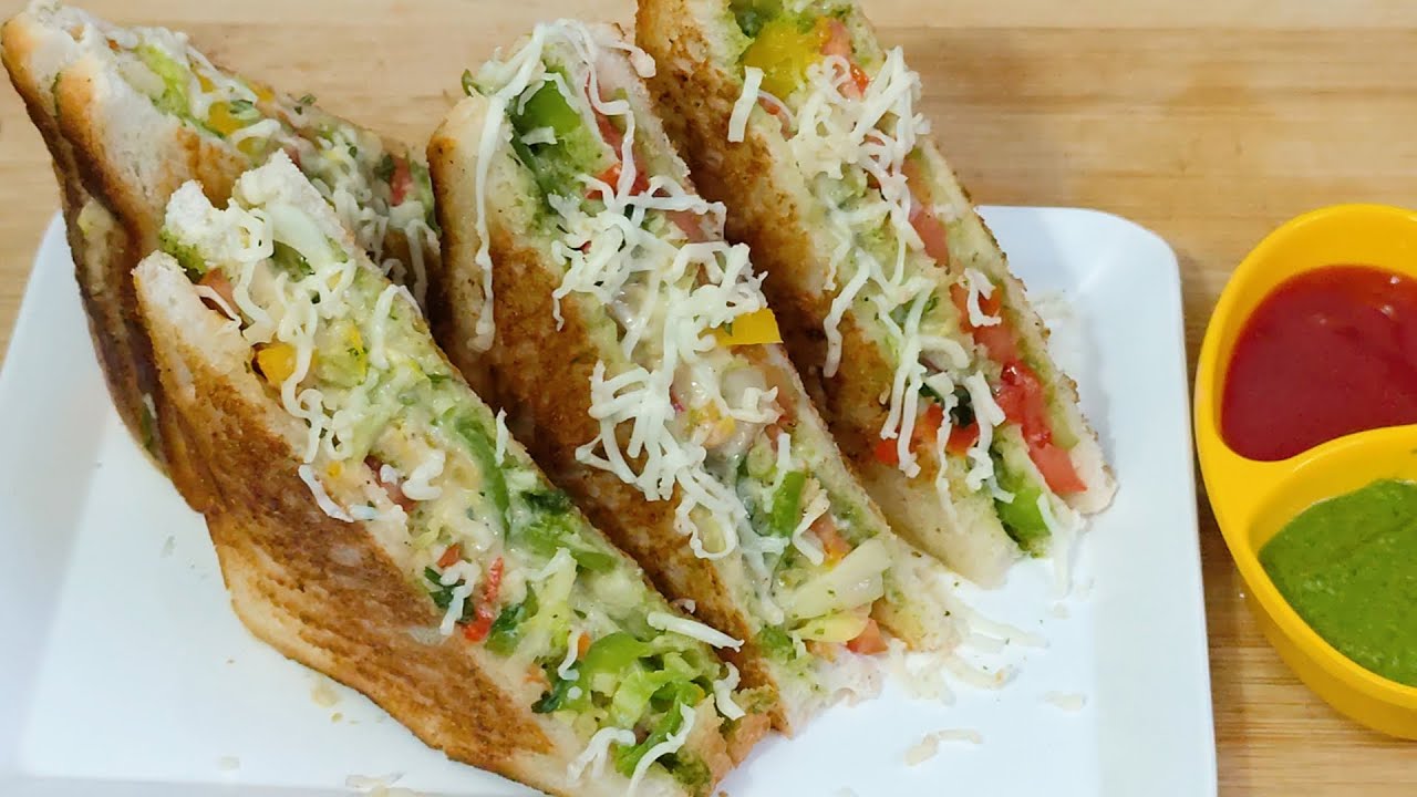 घर में सब की फरमाइश होती है की आज कुछ नया बना दो Coleslaw Sandwich