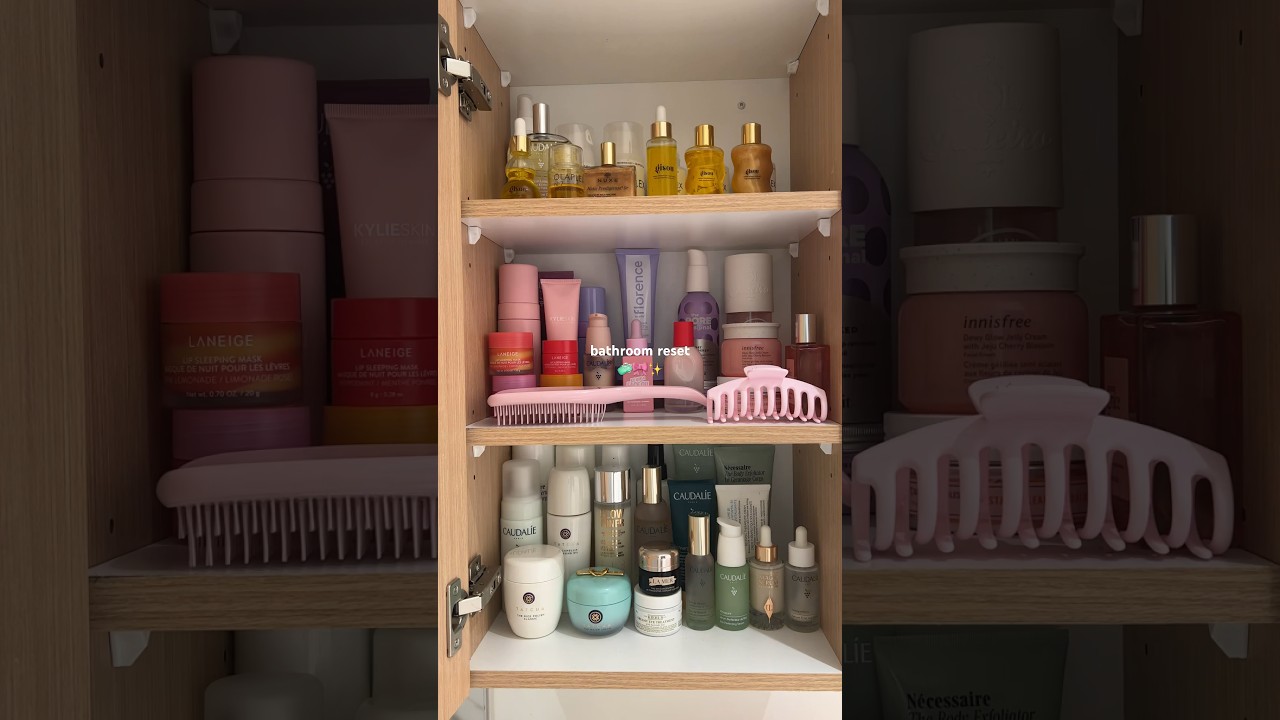 clean my ✨girl bathroom✨ with me #sundayreset #resetroutine #reset #bathroom #cleaning