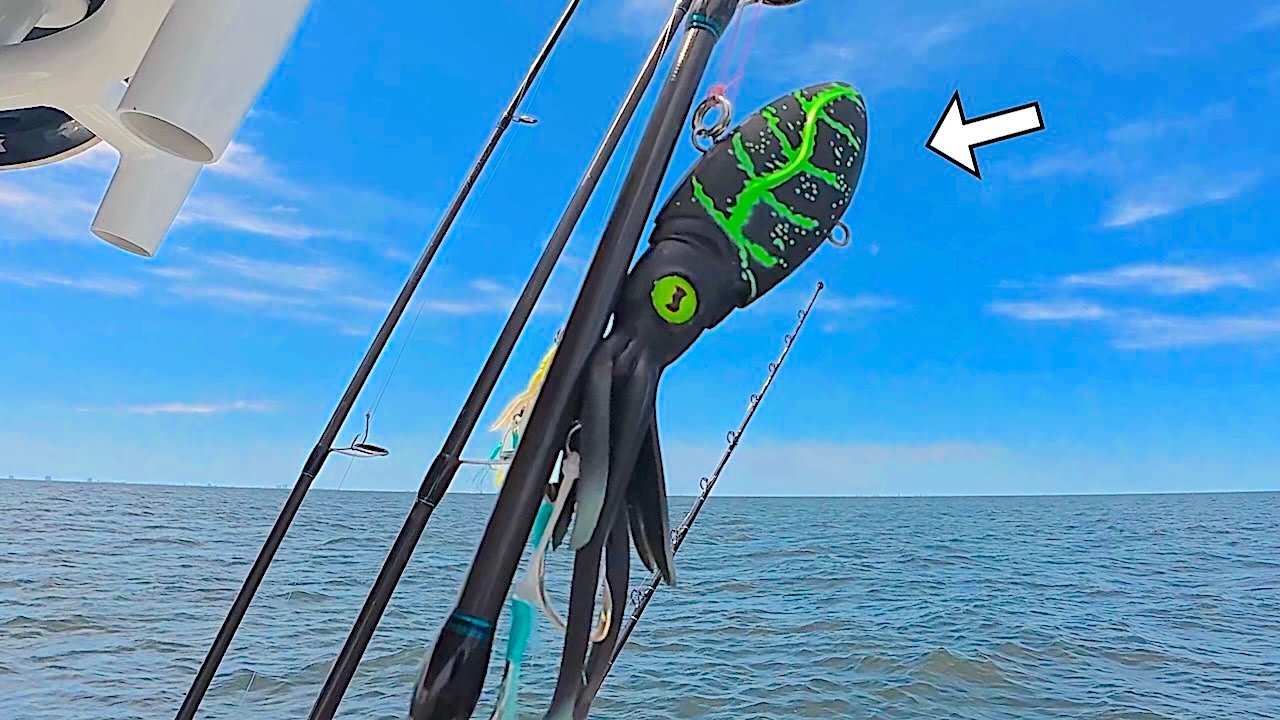 Fishing this *NEW* Color Squid Lure in the Gulf and Caught THIS!