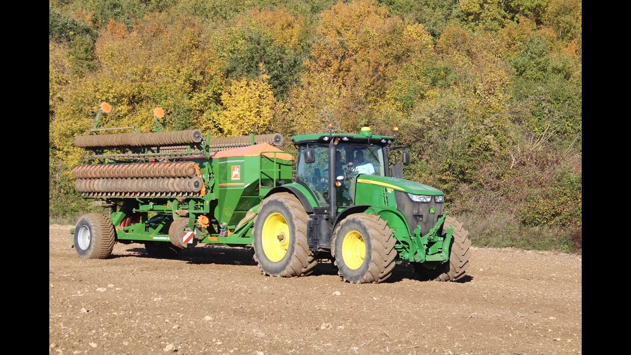 Semoir Amazone Citan de 12 m avec un John Deere 7230r au semis de blé