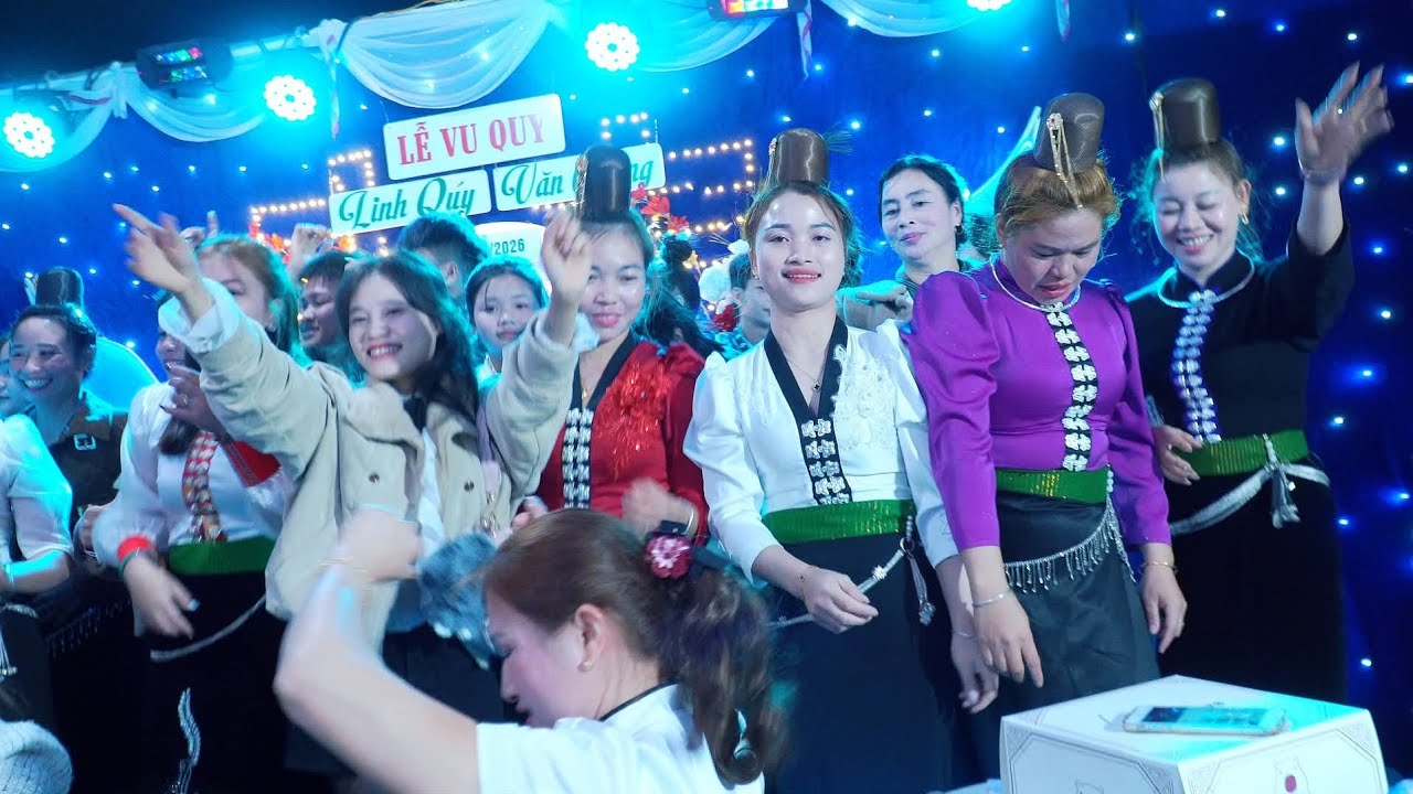 NHẢY MÚA HẾT MÌNH MỪNG LVQ LINH QUÝ - VĂN CƯƠNG, BẢN KÉO - SÔNG MÃ - SƠN LA