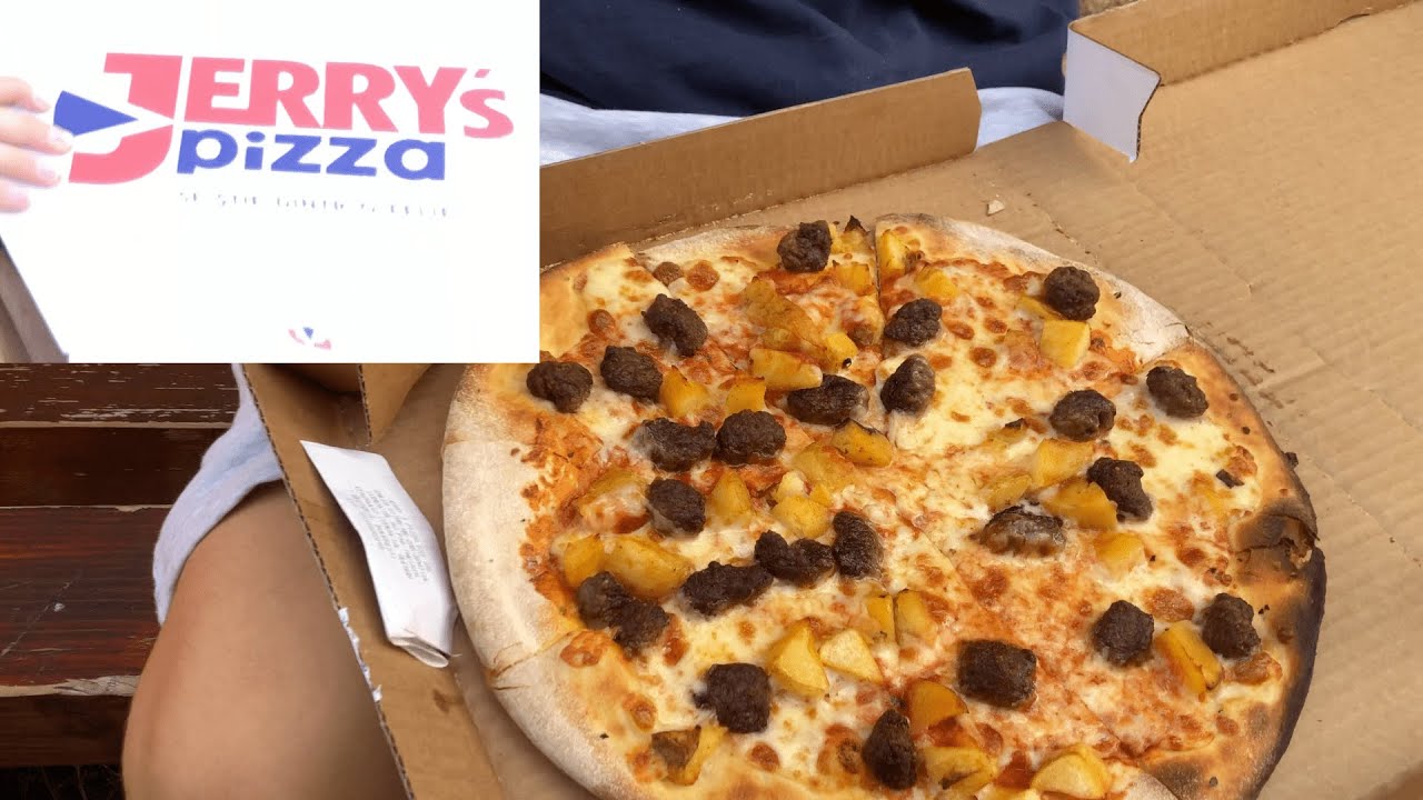 Am comandat pizza cu mici!! A fost chiar buna!!