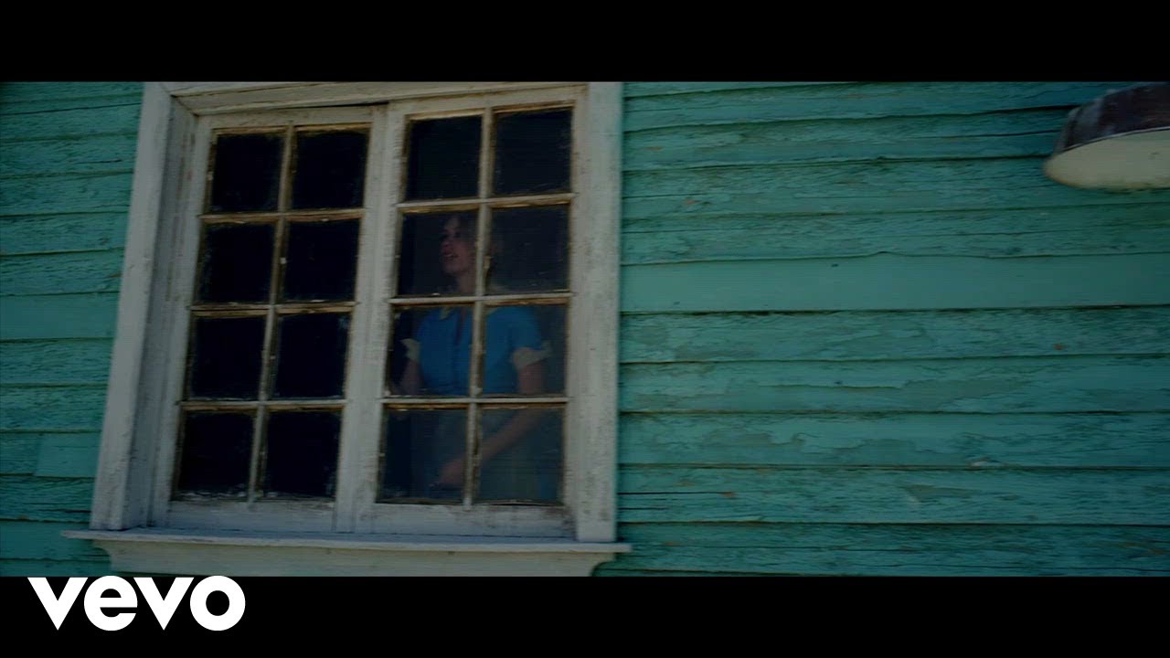 Noel Gallagher's High Flying Birds - The Death Of You And Me (Official Video)
