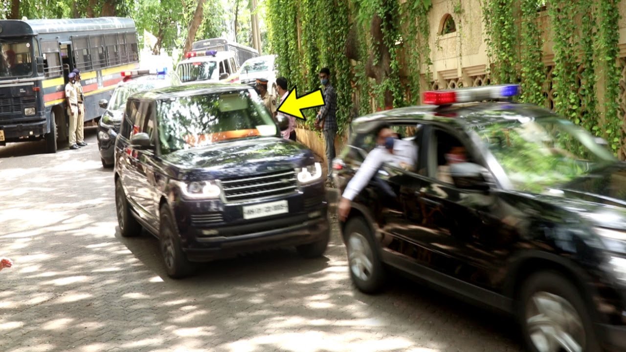 CM Uddhav Thackeray Turn Up With 15 Cars Convoy At Dilip Kumar House In Mumbai😨