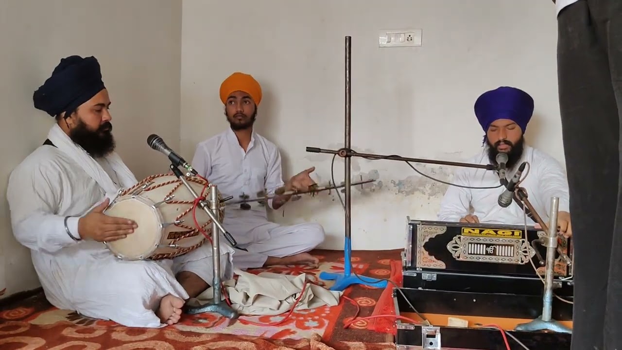 ਰਾਖ ਪਿਤਾ ਪ੍ਰਭ ਮੇਰੇ ਮੋਹਿ ਨਿਰਗੁਣ ਸਭ ਗੁਣ ਤੇਰੇ