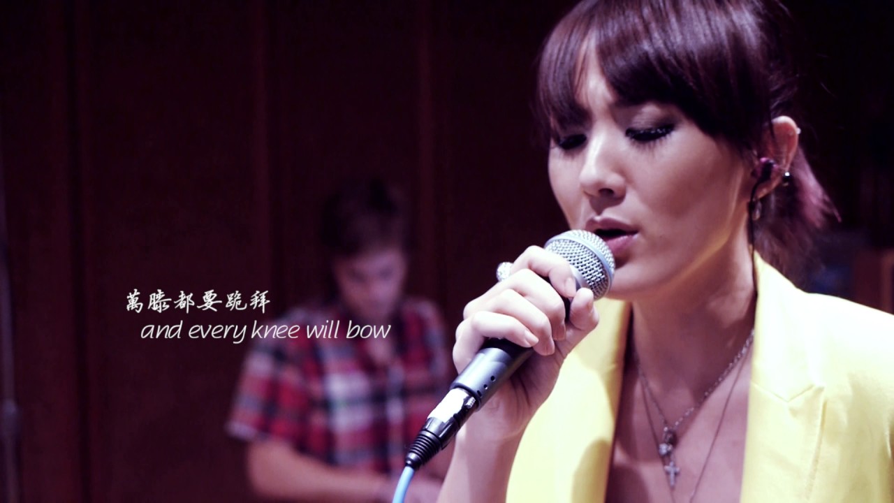 【耶穌祢是中心 / Jesus at the Center】Music Video - 約書亞樂團 ft. 璽恩 SienVanessa