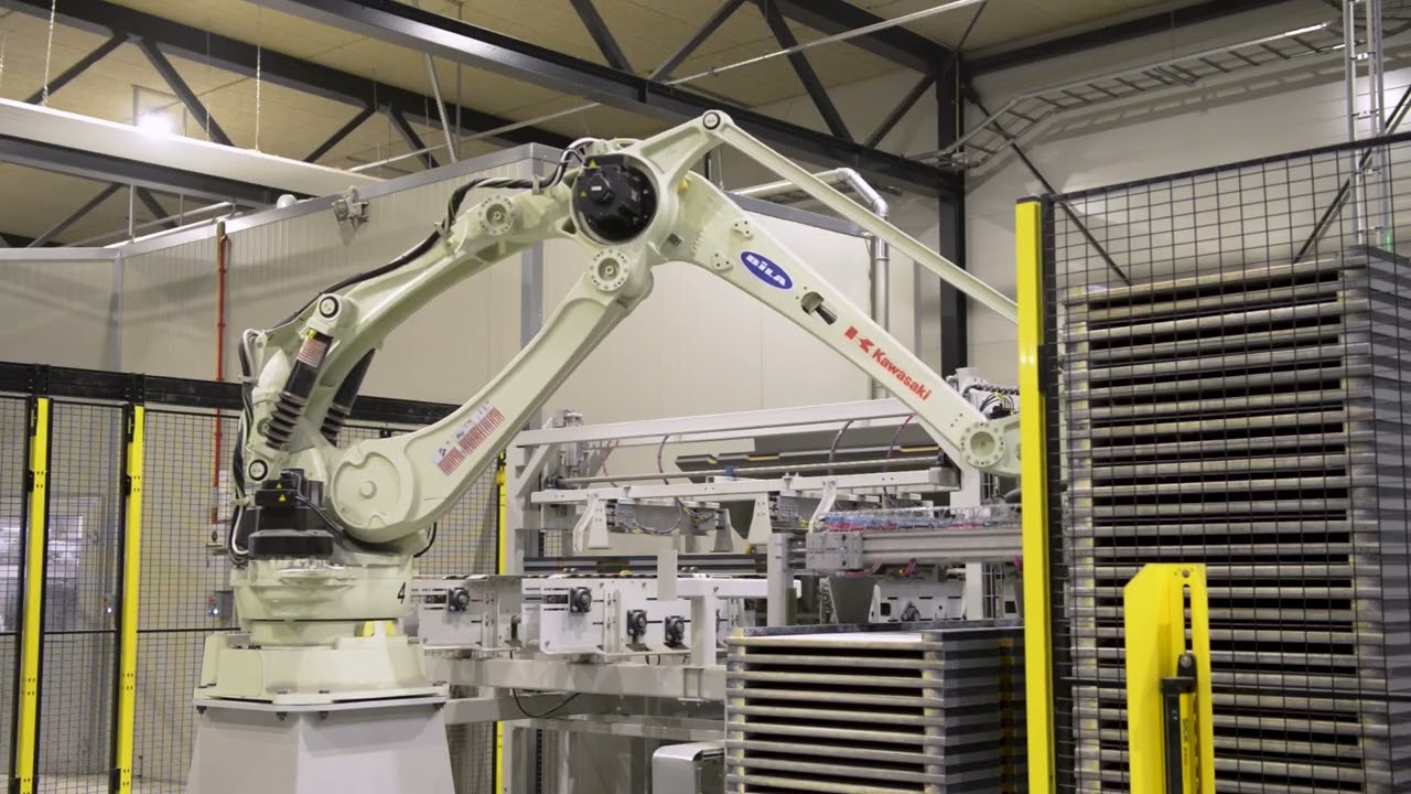 Kawasaki Robotics: CP180L production and palletisation of pressed wood products