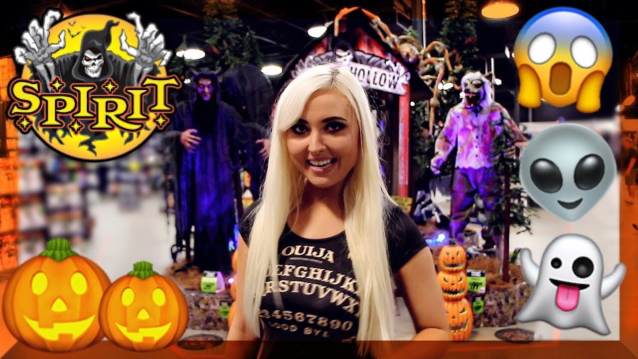 SPIRIT HALLOWEEN NEW 2017 ANIMATRONICS! | VIP FLAGSHIP STORE TOUR