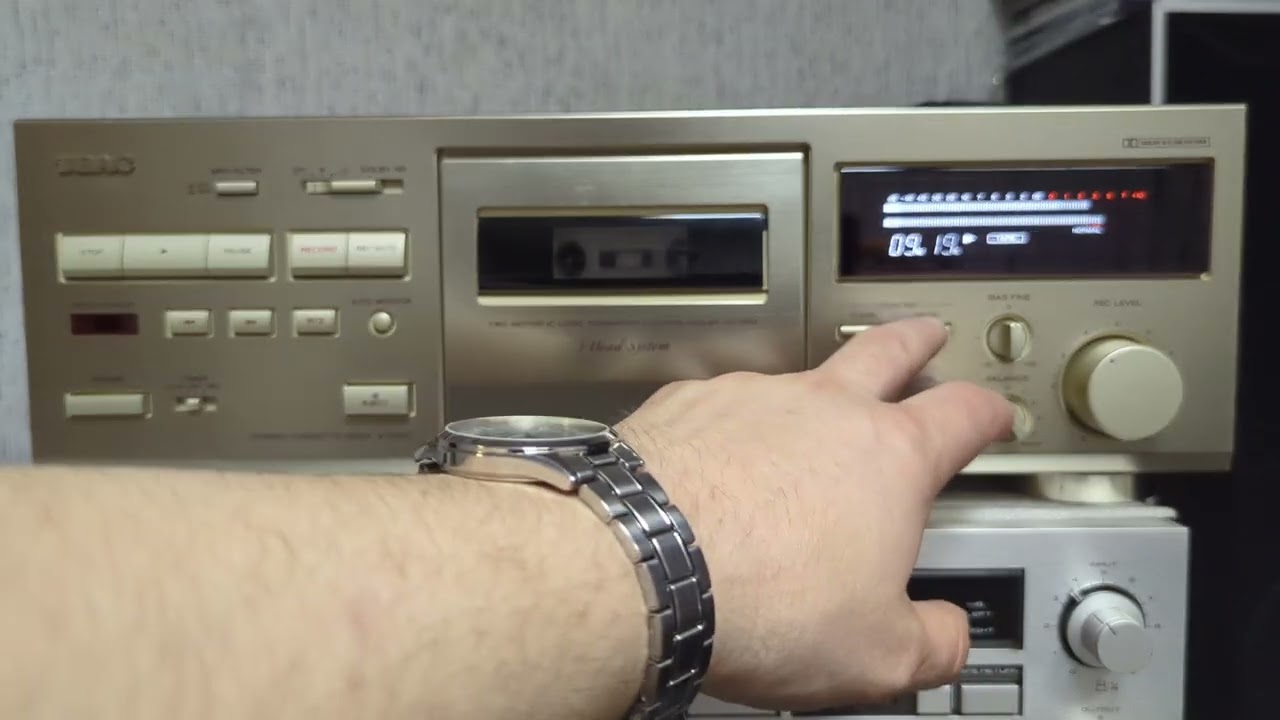Teac V-1050 ......