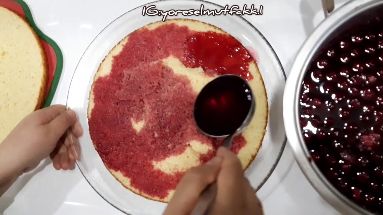 VİŞNELİ KAYMAKLI EKMEK KADAYIFI. BU TATLIYI DAHA ÖNCE HİÇBİR YERDE TATMADINIZ!