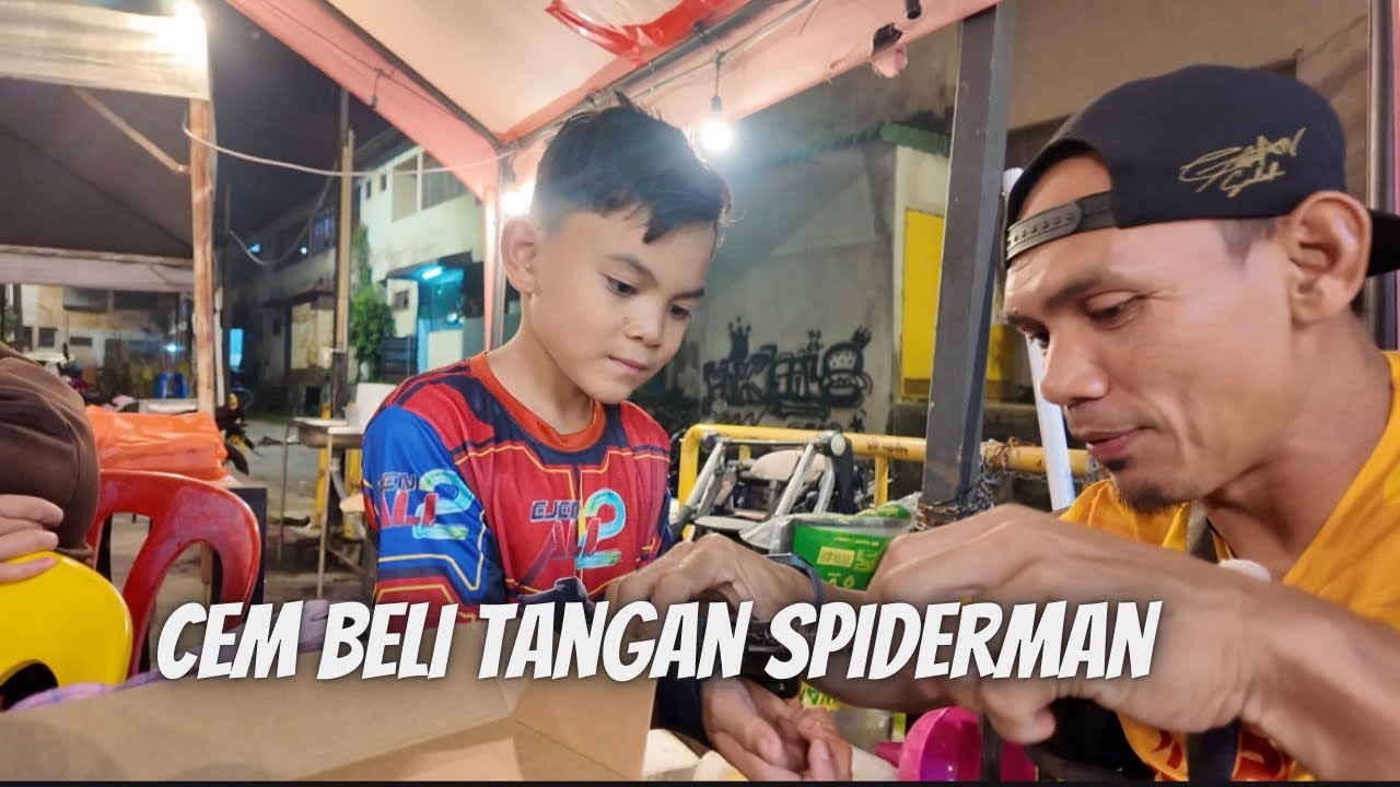 Cem nak merasa jadi tangan spiderman pulak…mcm2 la budak ni