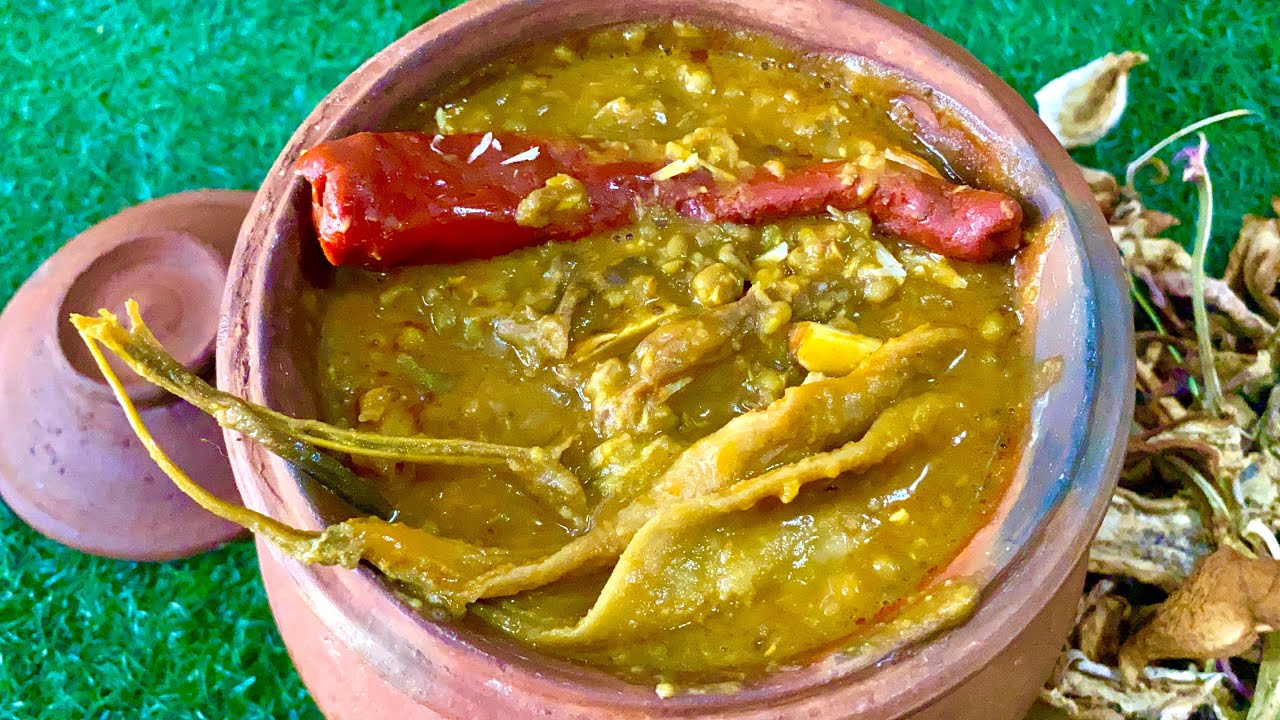Wangan Hatche te Moong Daal ( Dried Brinjal with moong daal ) || Green Gram with dried Brinjal