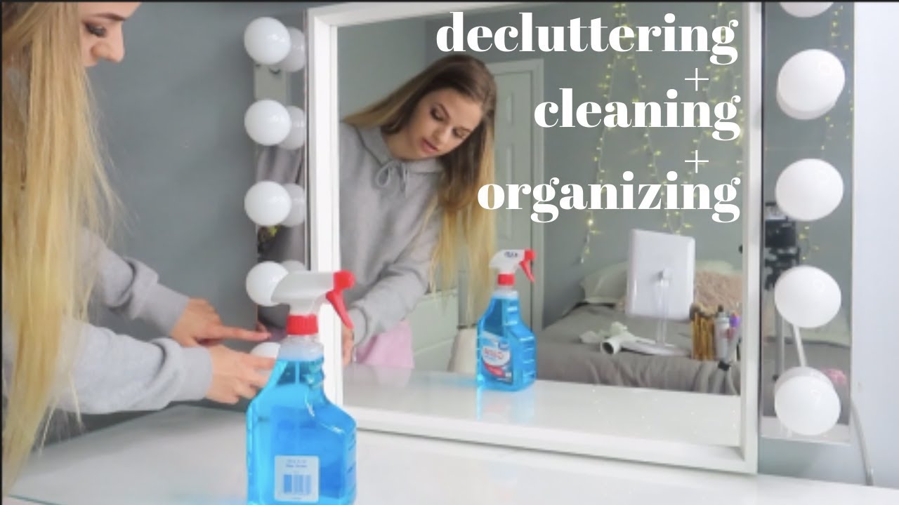 going through my makeup collection - relaxing
