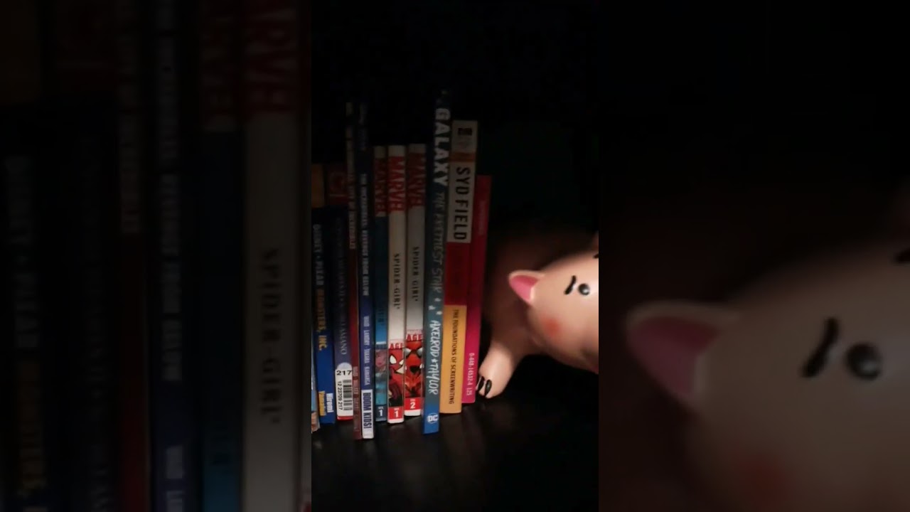 touring my comic book shelf!