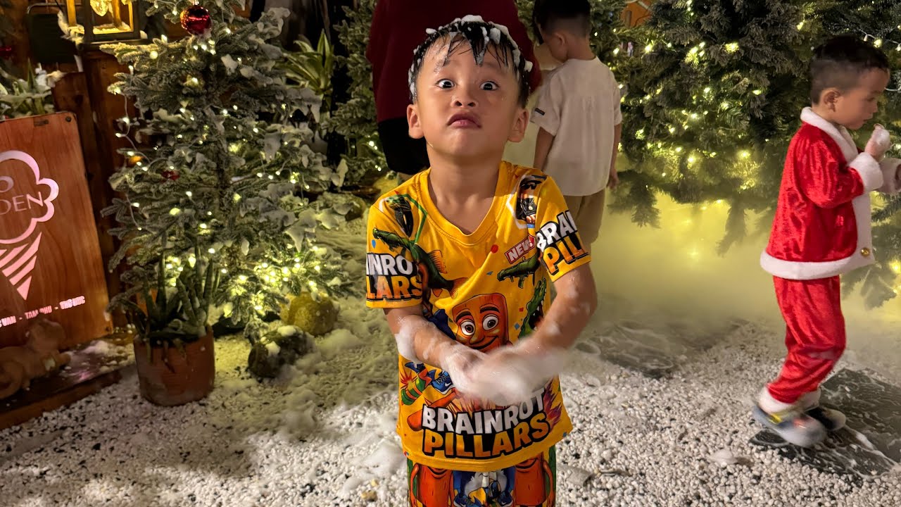 Chuột Được Cha Chở Đi Quán Ăn Kem Mà Đầu Cổ Cở Nầy Nè #ngocdieuvlog #chuotdiankem