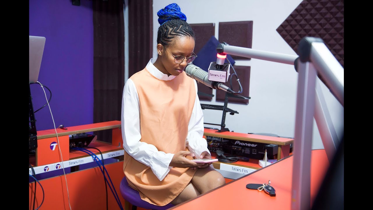NANDY: ASLAY ANA HELA NYINGI SANA / DOGO JANJA ANANUNUA UGOMVI KWANGU