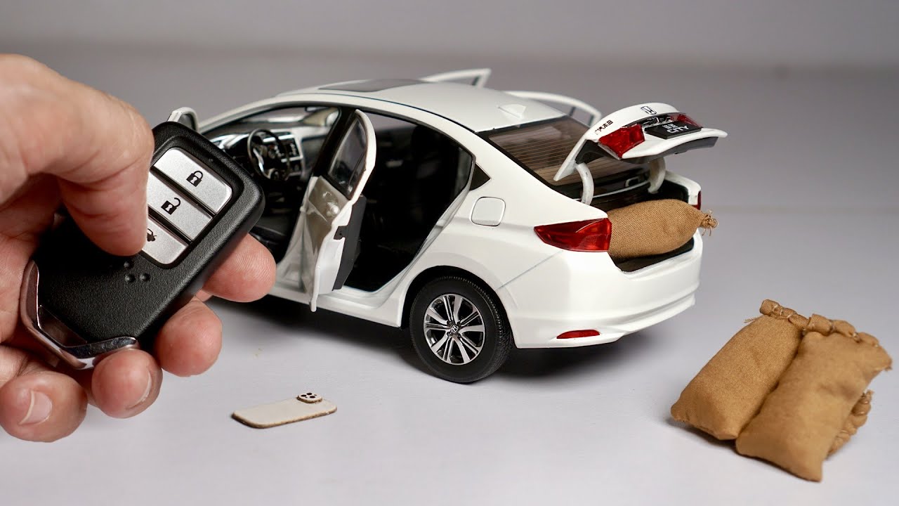 Realistic Miniature Honda City/Grace 