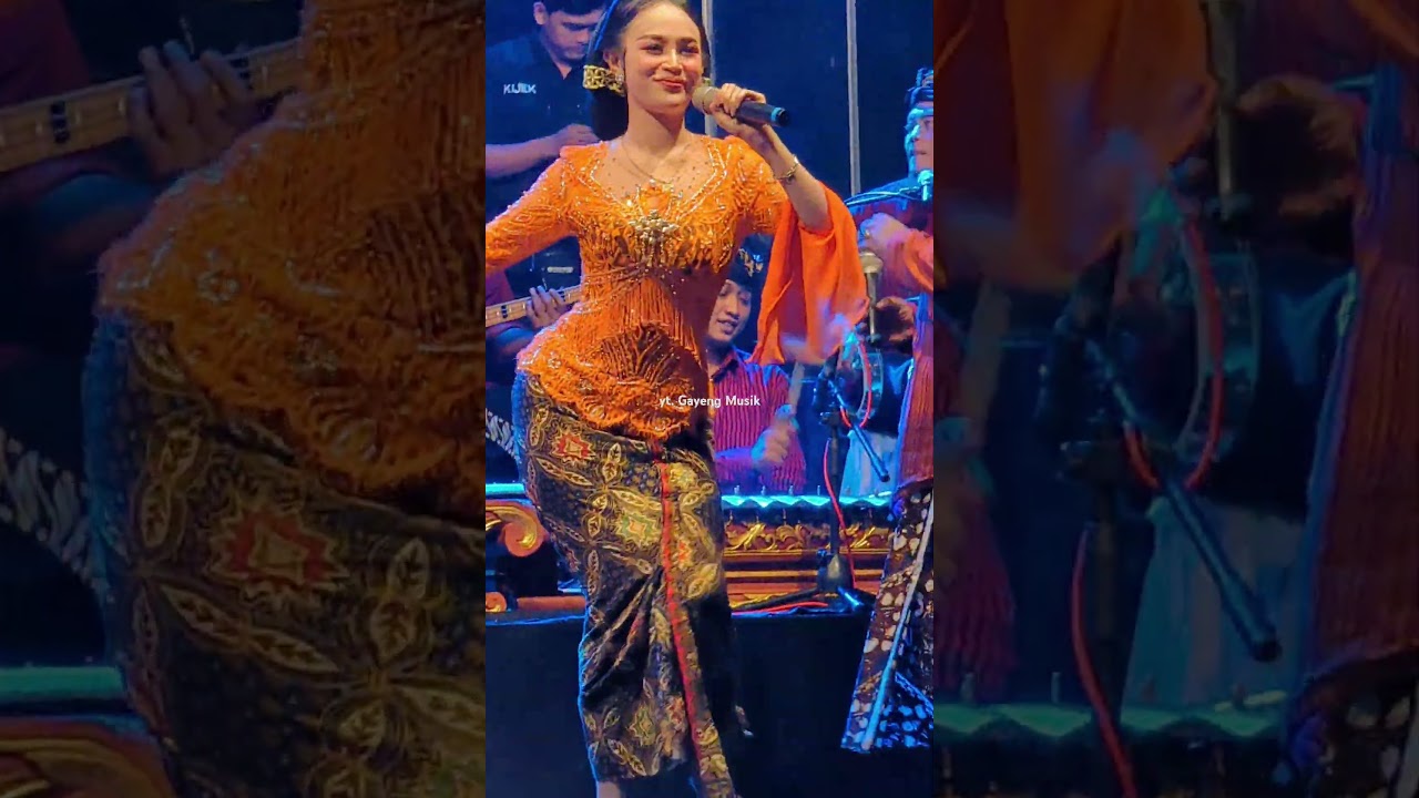 Egolan&eacute; Kiki Kharisma garai plonga-plongo Bambang #sindenidola #sindencantik