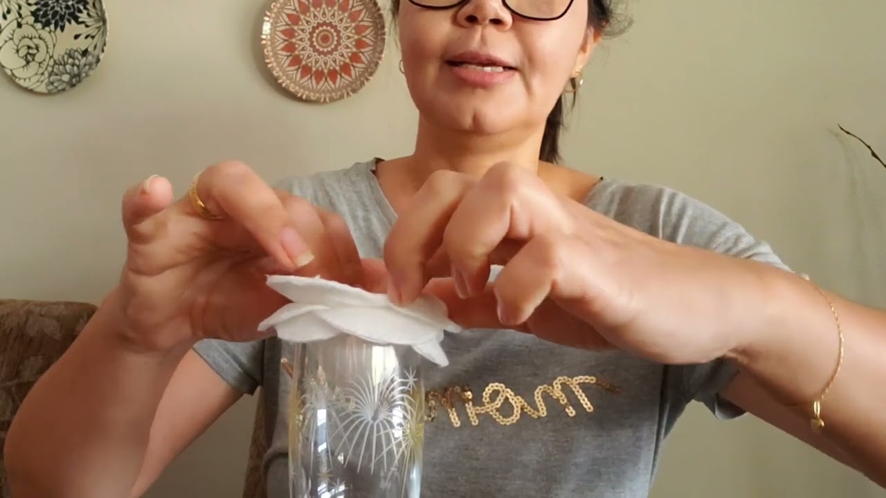 Flor feita com algodão
