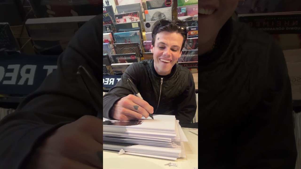 YUNGBLUD - signing albums at Banquet Records 10/6/25 full Instagram live