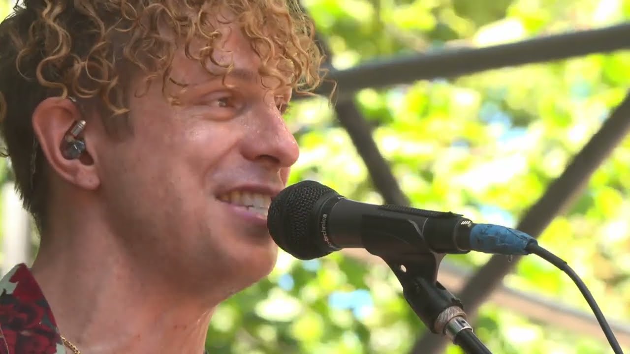Elias Alexander (Ramblxr) at Oregon Country Fair 2025 - Main Stage