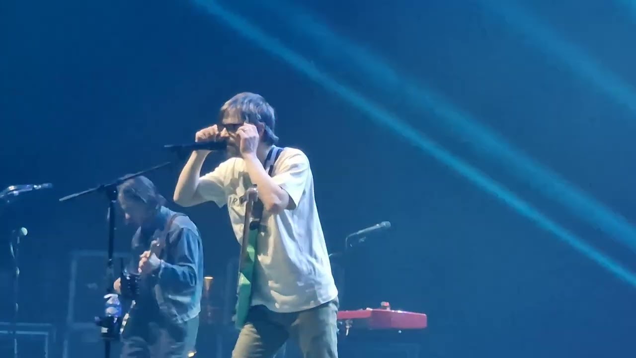 Undone - The Sweater Song  /  Weezer - Le Zénith de Paris - 06/07/2025
