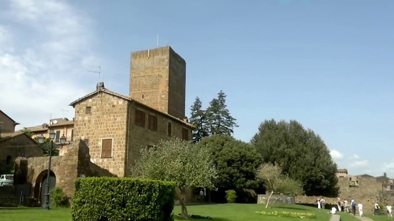 TUSCANIA, VITERBO: PARCO DELLA TORRE DI LAVELLO SUL COLLE RIVELLINO
