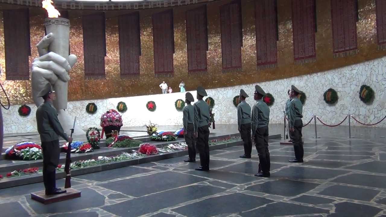 Stalingrad, Mamaev Kurgan, Changing of the Guard\Сталинград, Мамаев Курган, Смена Почётного Караула