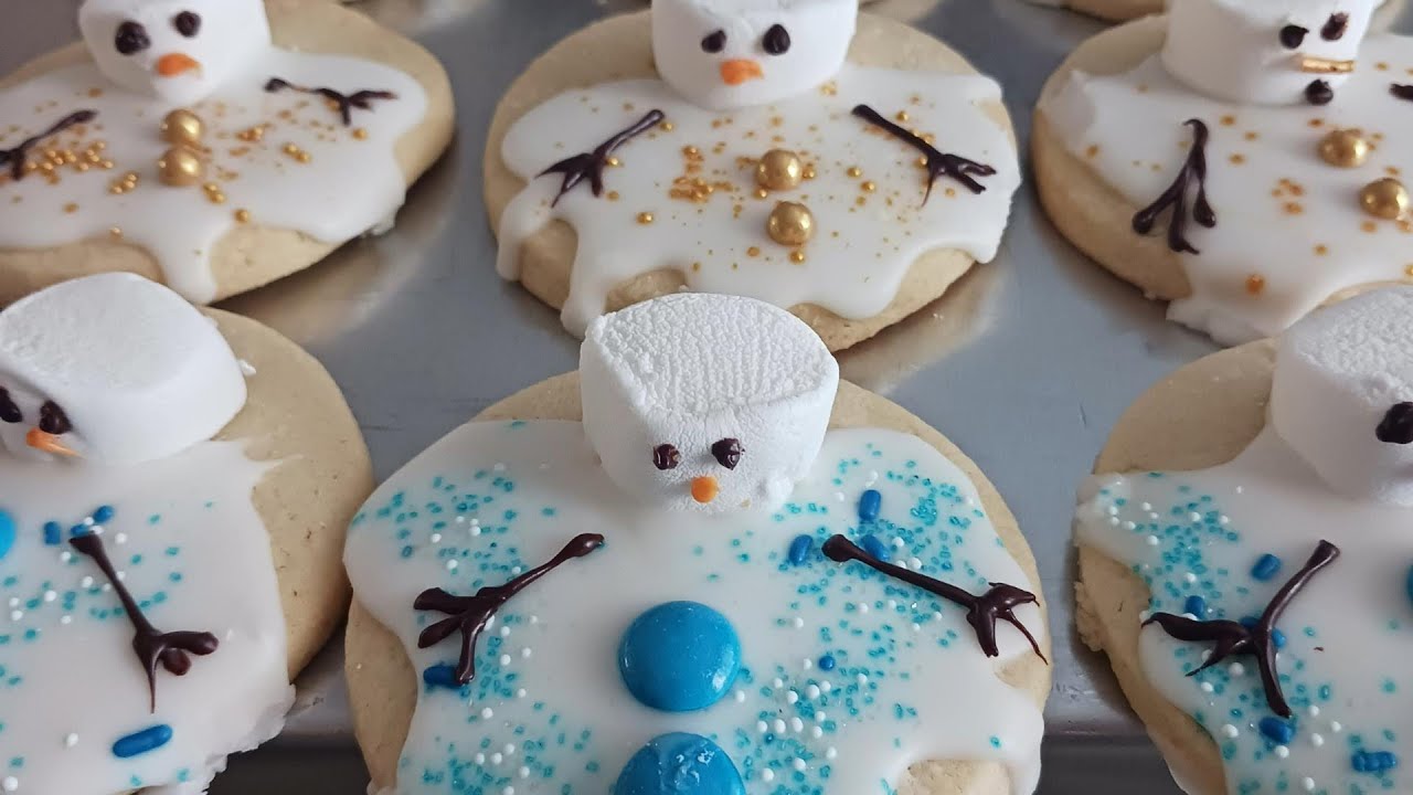 How to decorate a Melted Snowman sugar cookie