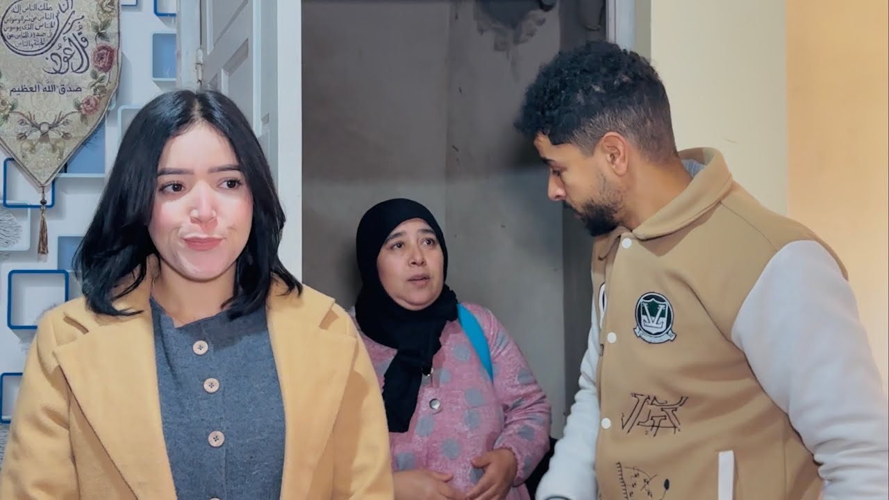 فيلم قصير: يعامل أمه بعصبية ويضربها😱 لكي يرضي زوجته💔 لكن في الأخير... (مسخوط الواليدين)