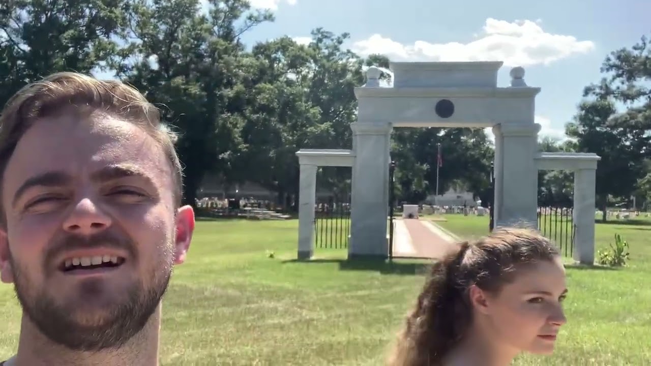 Family Trip Vlog! Gulfport, Jefferson Davis House, Cabins!