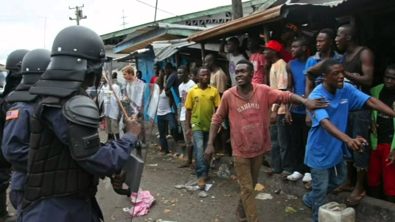 Focus - Le virus Ebola sème la mort et la panique en Afrique de l'Ouest