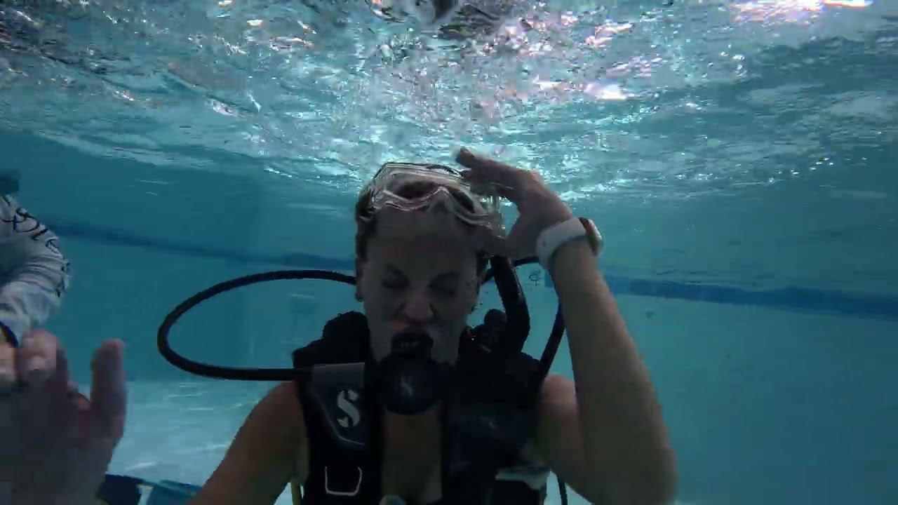New diver Elise and her no-mask swim!!
