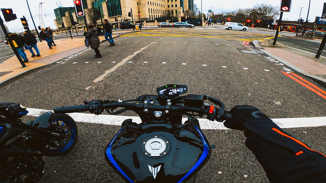 First Ride! City Ride Through London With MT-09 | YAMAHA MT-09 SP + QUICKSHIFTER [4K]