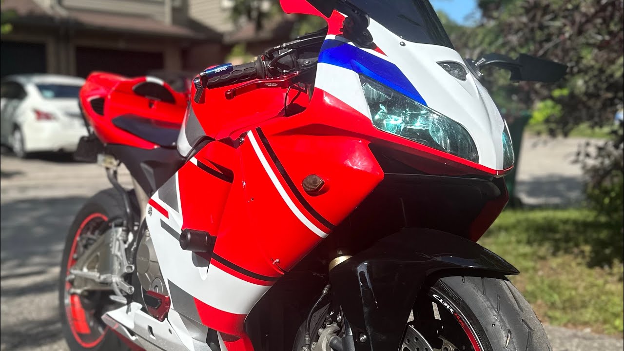 Установка комплекта обтекателя для Honda CBR600RR 2006 года выпуска