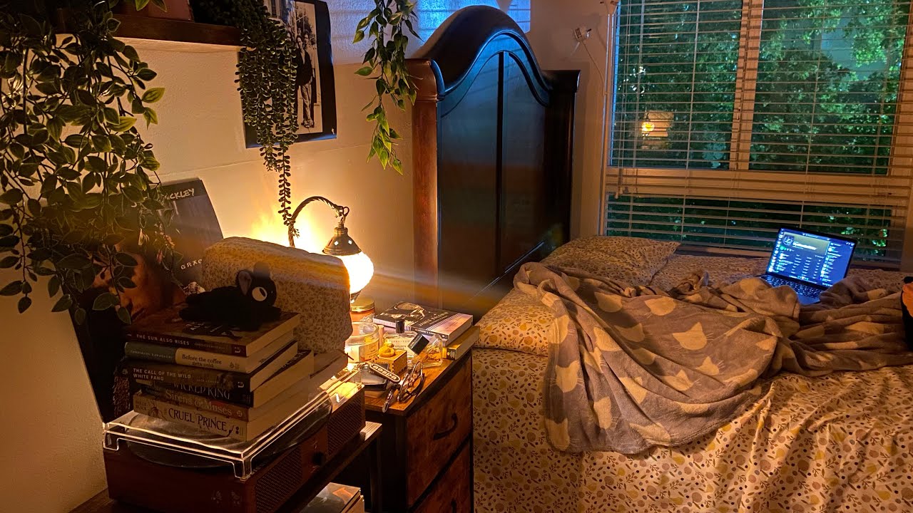 days in the life of a solitary girl (lots of reading, food, photocard collection, book review, etc.)