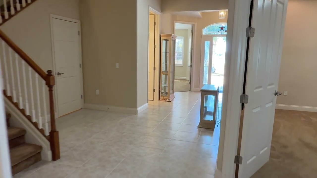 529 Meandering Way