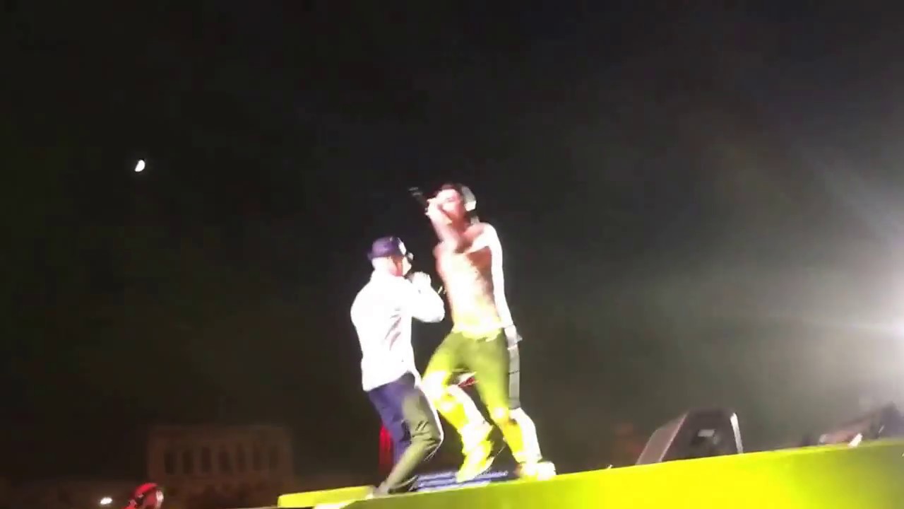 J Ax & Fedez - Senza pagare