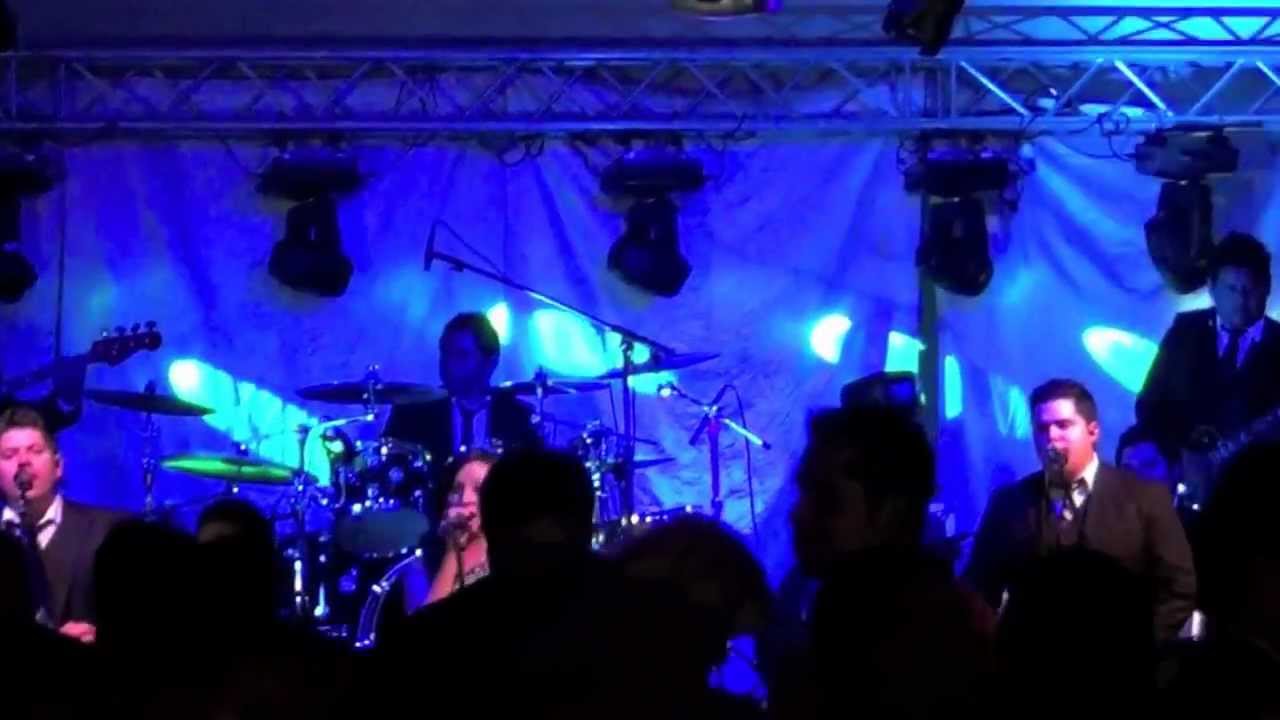 Latin Vibe Show Band - Oye @ experience @ Corinthian's [Mission, TX] (956) 458-9212