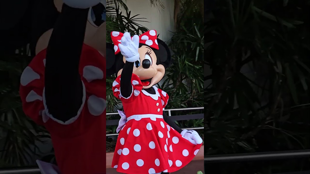 Минни Маус 4K &mdash; персонаж Диснея &mdash; EPCOT &mdash; 12 ДЕКАБРЯ 2023 г.