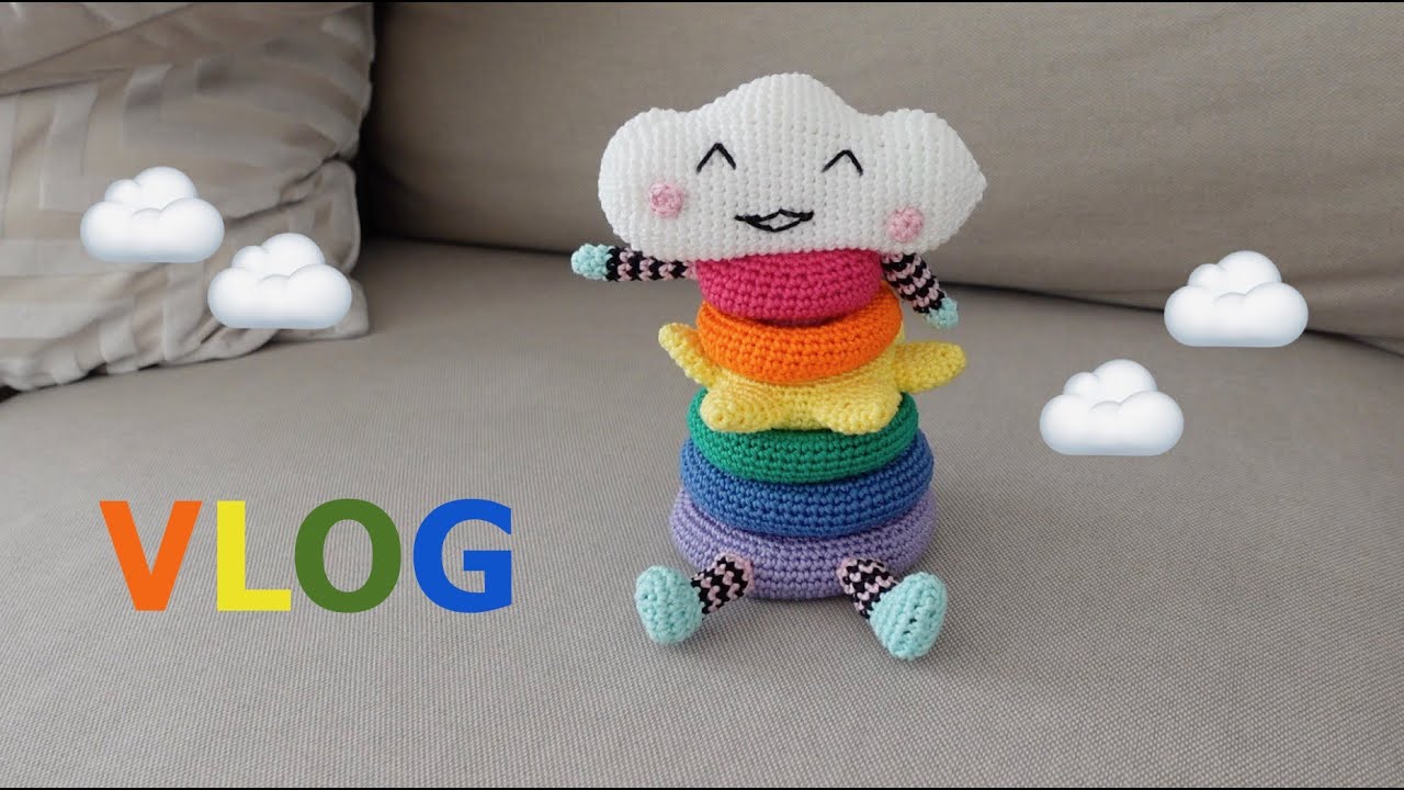 Back pain (again) | Snow | Crochet stacking toy | vlog | Julie von Moette