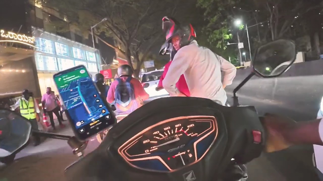 Bengaluru with @SaarthiRider vlog | Like 👍 | Subscribe | and Share| guys